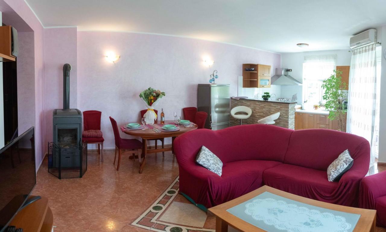 Apartment Kata Ровин Екстериор снимка