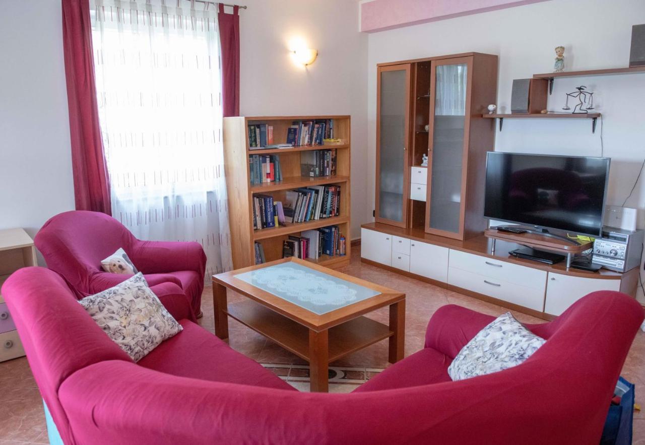 Apartment Kata Ровин Екстериор снимка