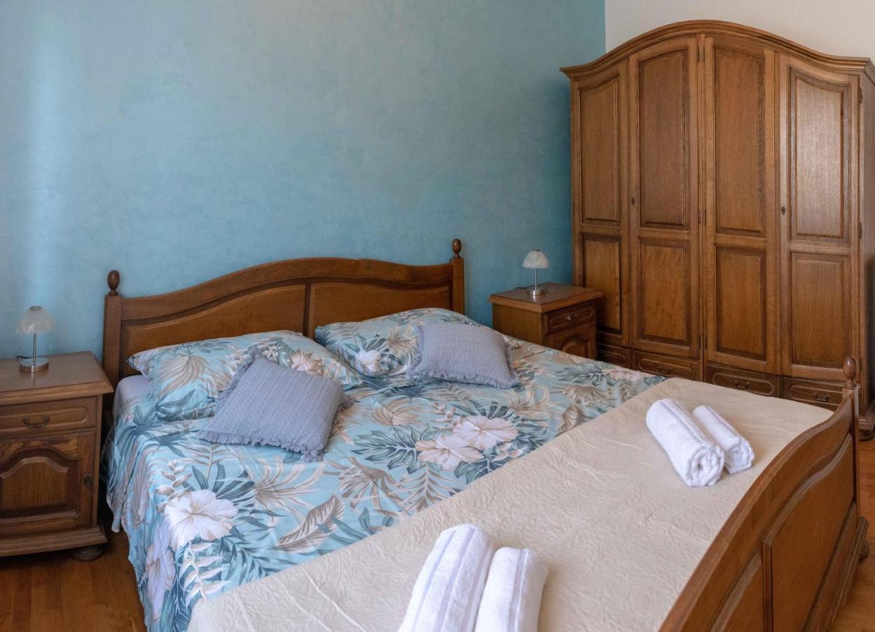Apartment Kata Ровин Екстериор снимка