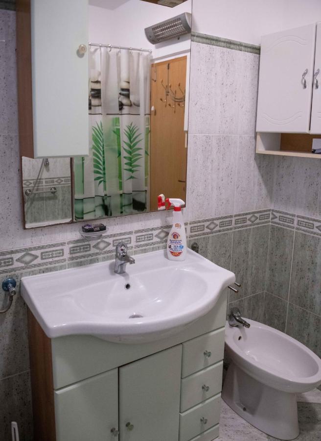 Apartment Kata Ровин Екстериор снимка